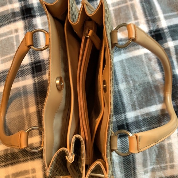 Nine & Company Handbag/Tote - Picture 3 of 10